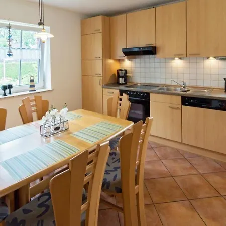 Ferienhaus-waterkant-bis-6-personen-mit-garten * Norddeich (Norden)