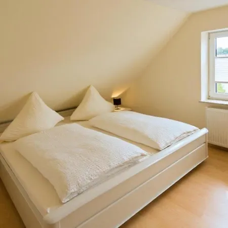 Ferienhaus-waterkant-bis-6-personen-mit-garten * Norddeich (Norden)