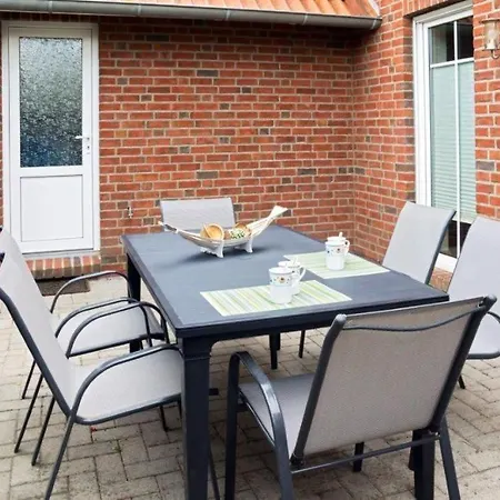 Ferienhaus-waterkant-bis-6-personen-mit-garten