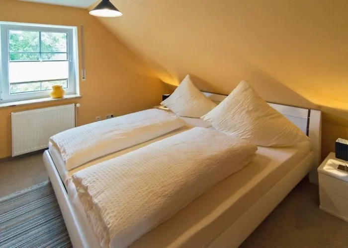 Feriehus Ferienhaus-waterkant-bis-6-personen-mit-garten *