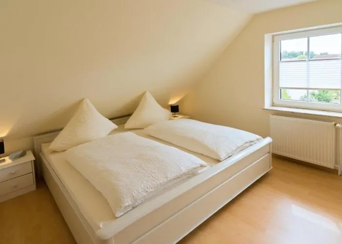 Ferienhaus-waterkant-bis-6-personen-mit-garten * Norddeich (Norden)