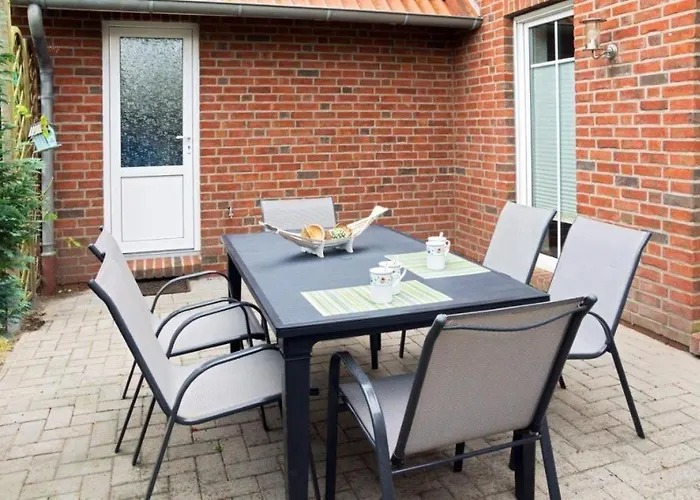 Ferienhaus-waterkant-bis-6-personen-mit-garten